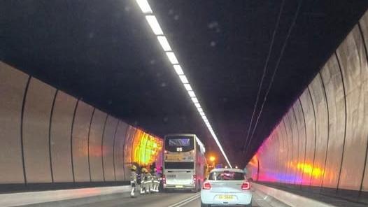 大老山隧道發生交通意外。（fb「車cam L（香港群組）」圖片）