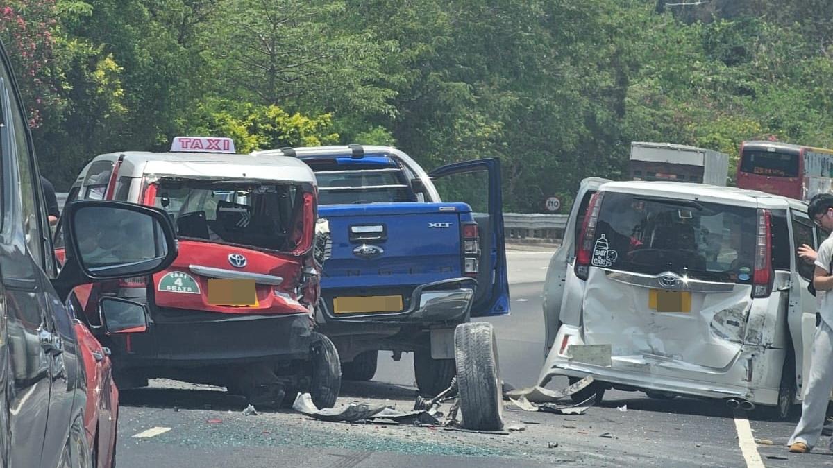 北大嶼山公路發生4車「串燒」車禍。（fb「車cam L（香港群組）」圖片）