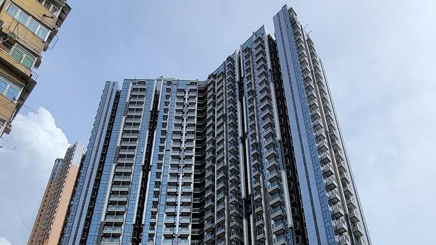 長沙灣半新單幢盤THE CAMPTON高層兩房，以蝕讓價825萬元沽出。