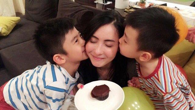 張栢芝爆Lucas玩結他超叻 跟Quintus相處無限歡樂