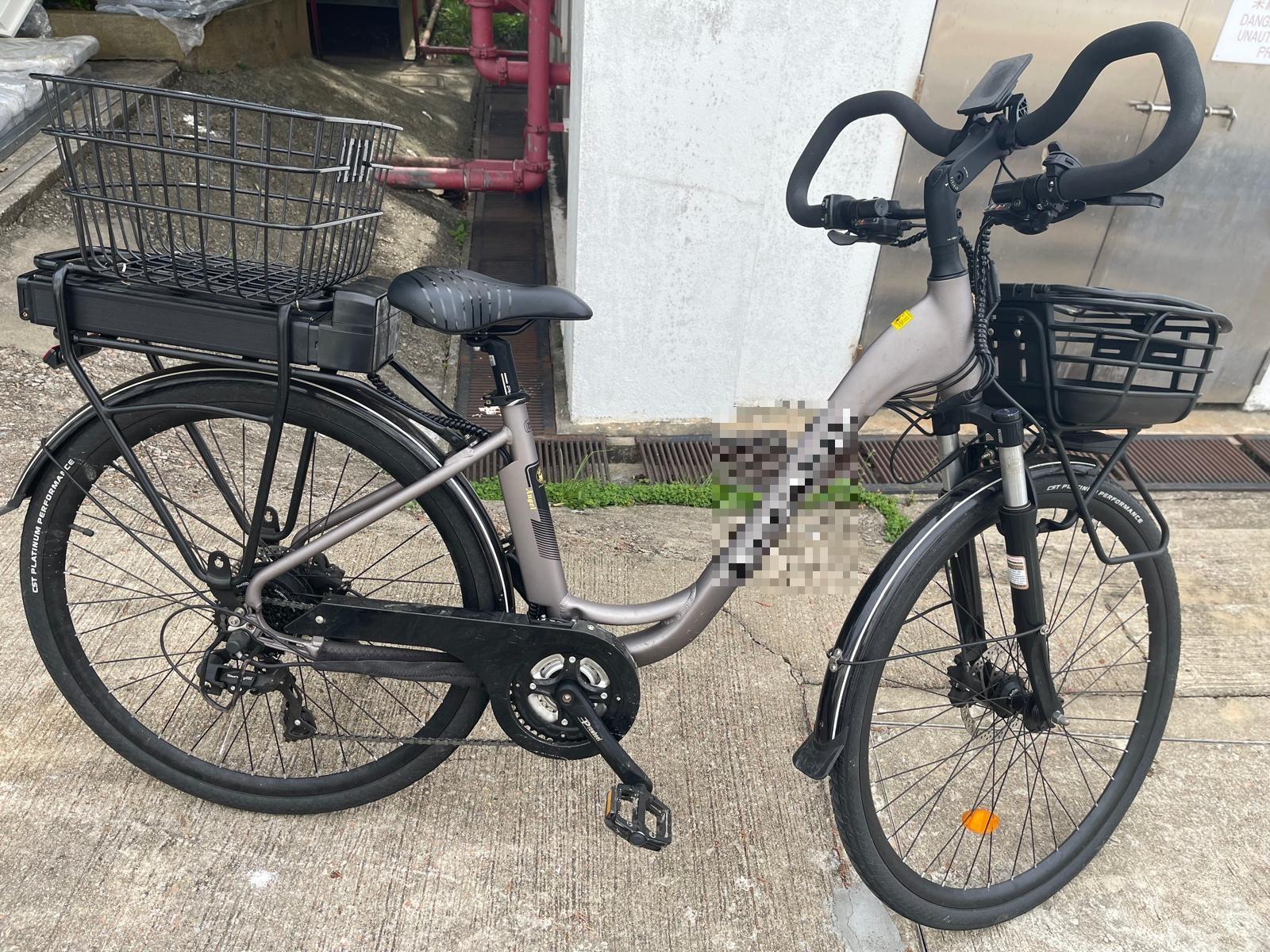 長洲63歲男涉非法駕駛電動車被捕。(警方圖片)