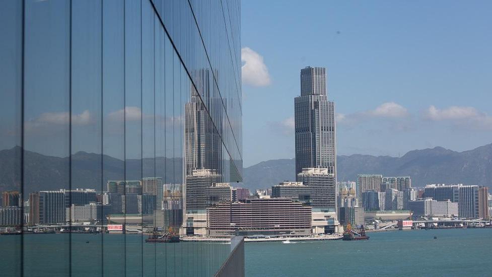 關稅戰陰霾下，市場重拾觀望態度，整體商廈租賃交投連升3月後回吐。(資料圖片)