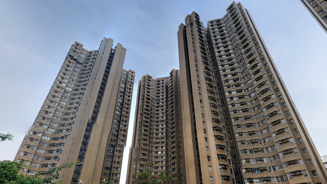 將軍澳居屋康盛花園兩房開揚戶，於自由市場以353萬元沽出，17年升值逾兩球。