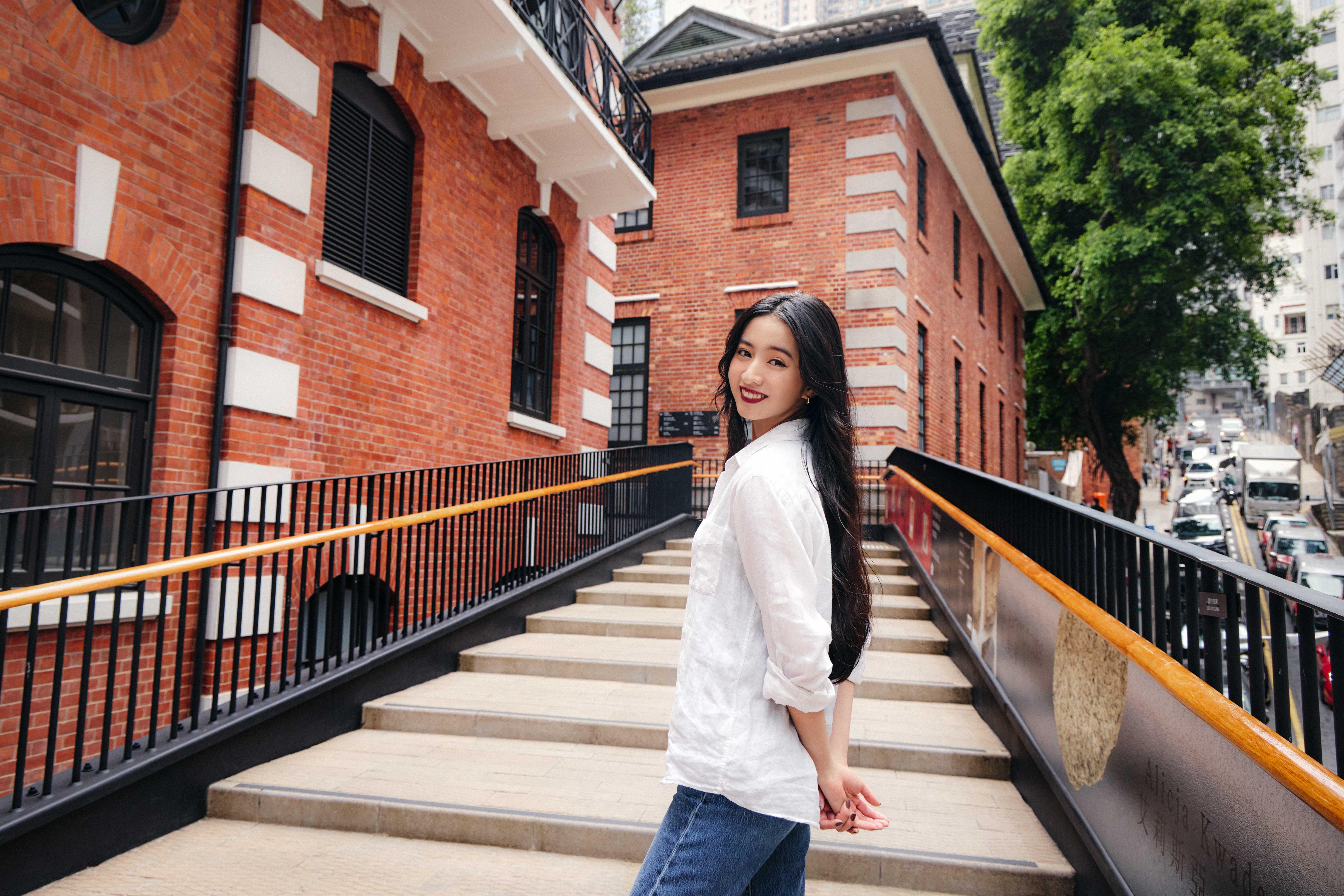 木村光希應香港旅遊發展局邀請，來香港遊覽中、上環等地，並拍攝宣傳片。(旅發局提供)