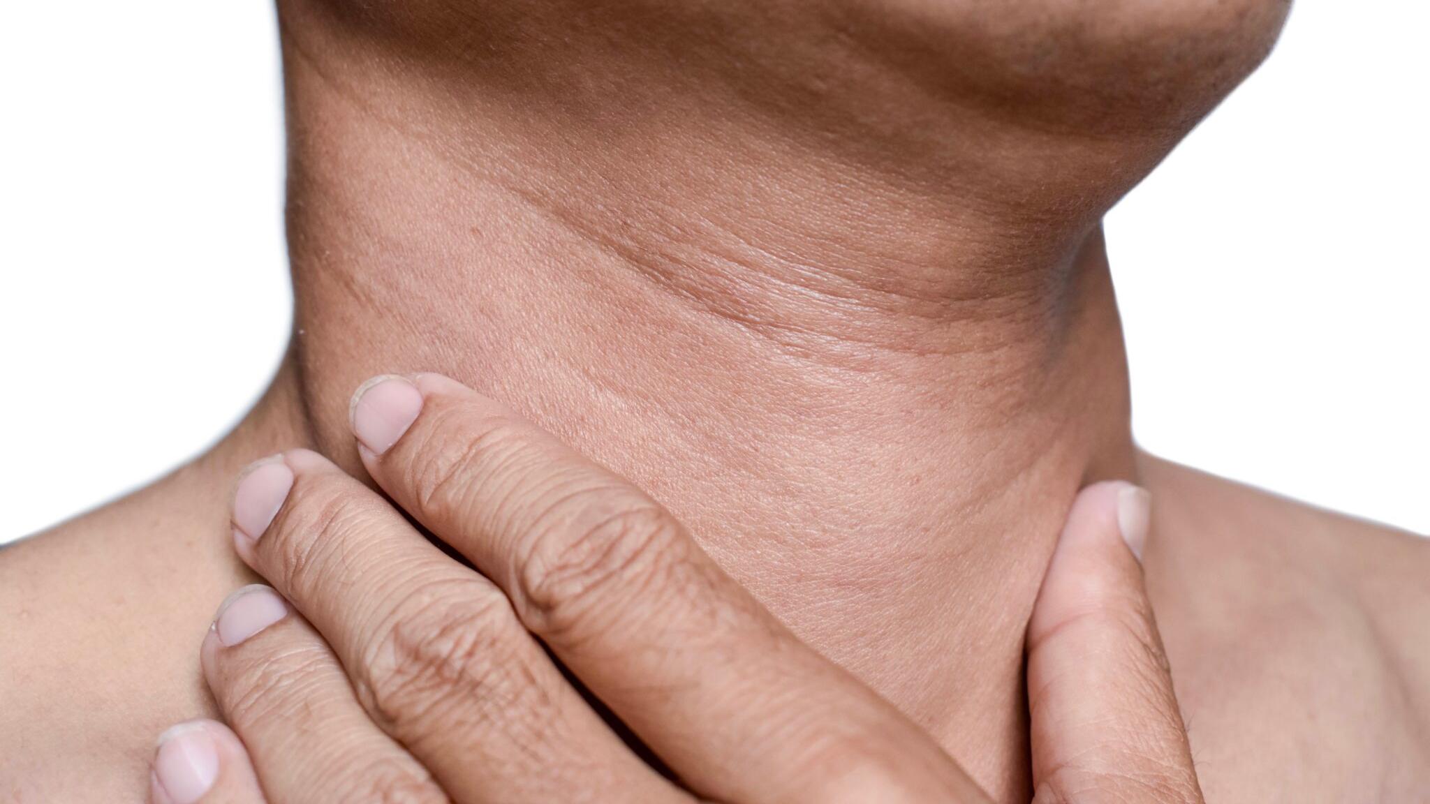 部分頭頸部病症可進行機械臂手術評估，兩全其美。