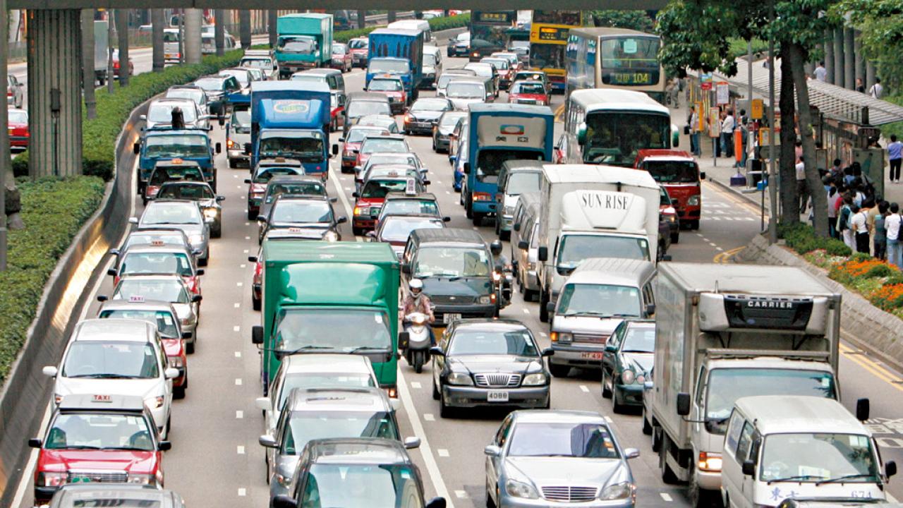 立會三讀通過修例推電子駕照 料9月推行 須指定App顯示