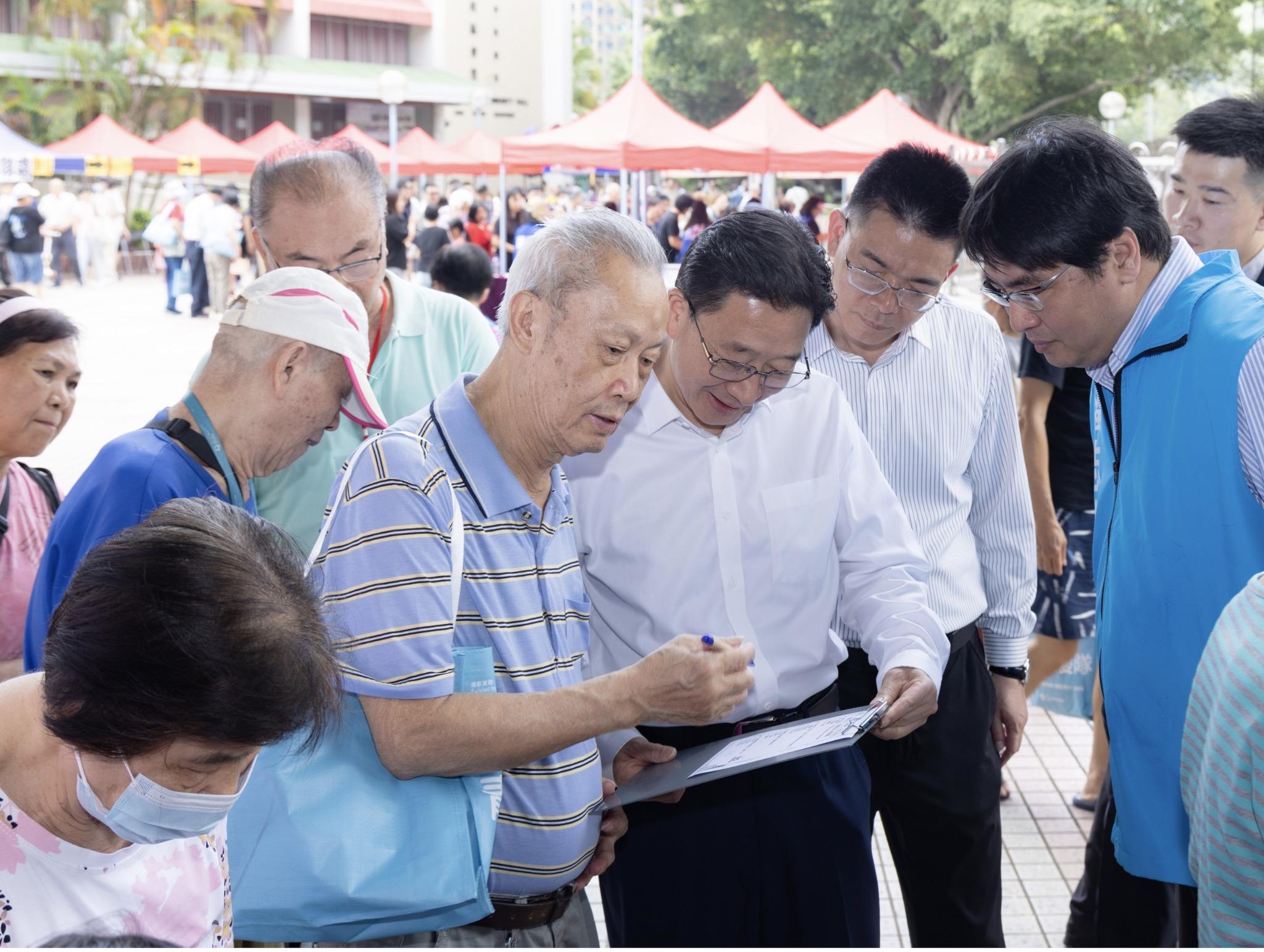 周霽表示，將和同事一道，潛心靜氣、心無旁騖、依法履職、盡忠盡責，全身心服務「一國兩制」偉大實踐。（中央政府駐港聯絡辦）