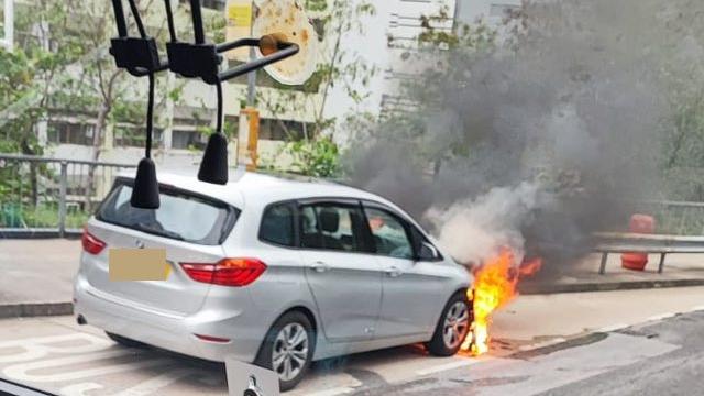 竹園有車輛起火。（fb「車cam L（香港群組）」圖片）