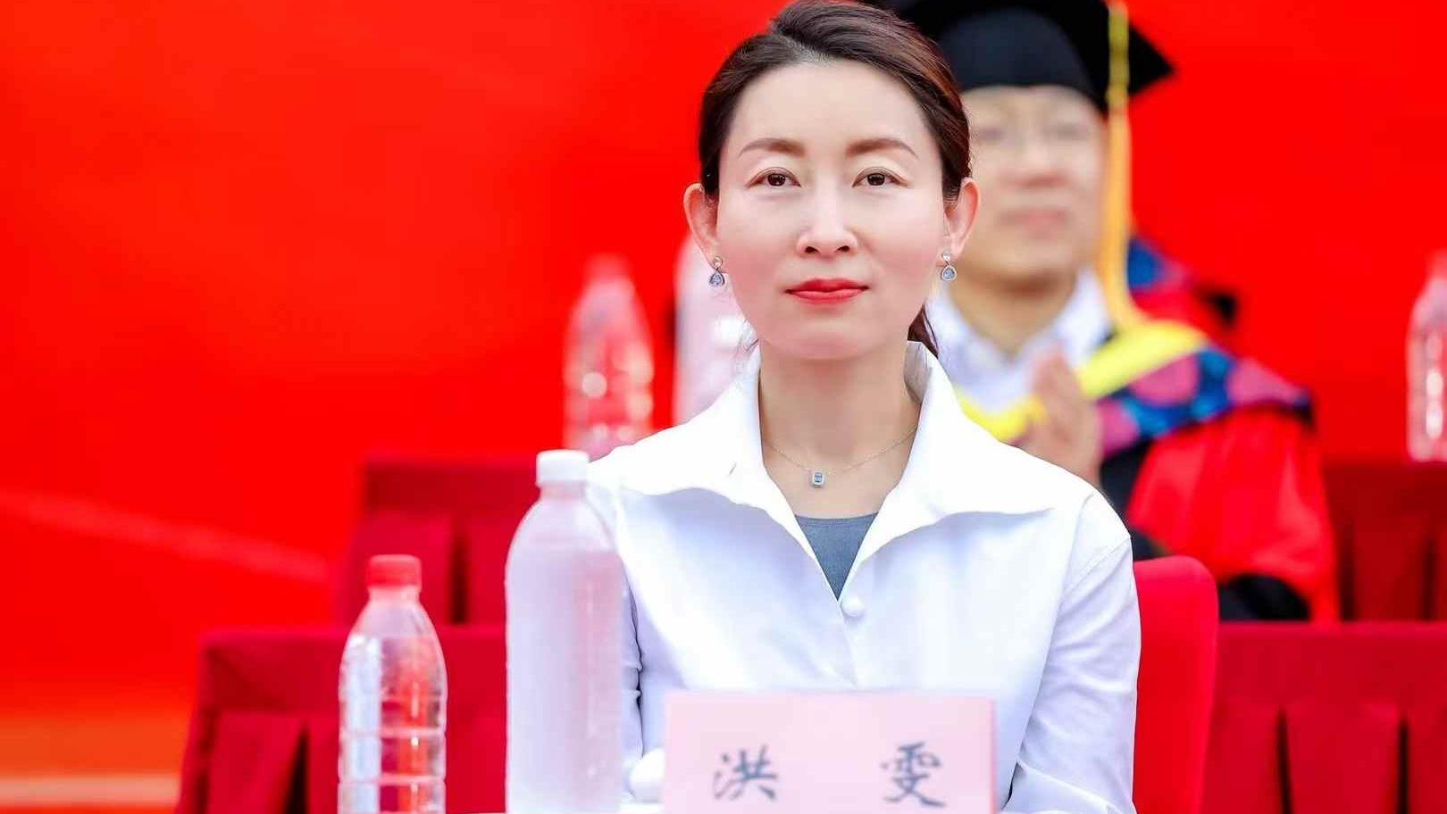 議員洪雯指有心理準備被嘲笑口音，惟不滿大報形容為「米線阿姐口音」