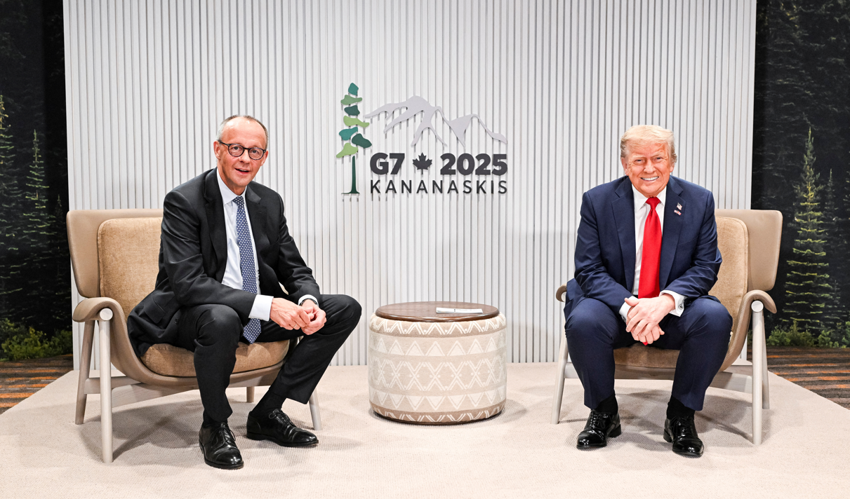 德國總理默茨（Friedrich Merz）於G7峰會與美國總統特朗普會面。(路透社)