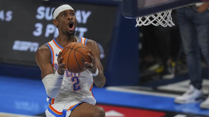 阿歷山大攻入31分，協助雷霆以120:109擊敗溜馬，場數反超前3:2。(美聯社)