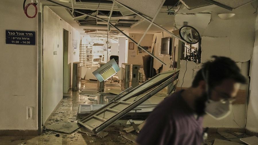 以色列轟擊伊朗核反應堆 伊朗導彈射中以南醫院｜以色列襲伊朗