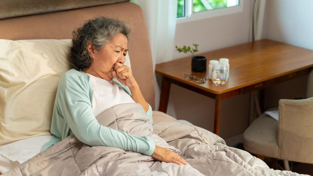 肝炎是病毒引起的肝臟發炎問題，隨著年齡增長，病人免疫系統功能逐漸下降，對病毒和癌細胞的監控與清除能力也隨之降低，癌變機率也隨之增加。