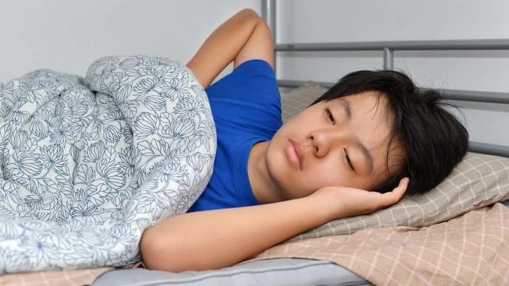 嘉義長庚醫院耳鼻喉科蔡明劭主任表示，兒童型OSA讓孩子晚上睡不好，白天精神不佳的症狀容易與ADHD混淆。(示意圖／非當事人)