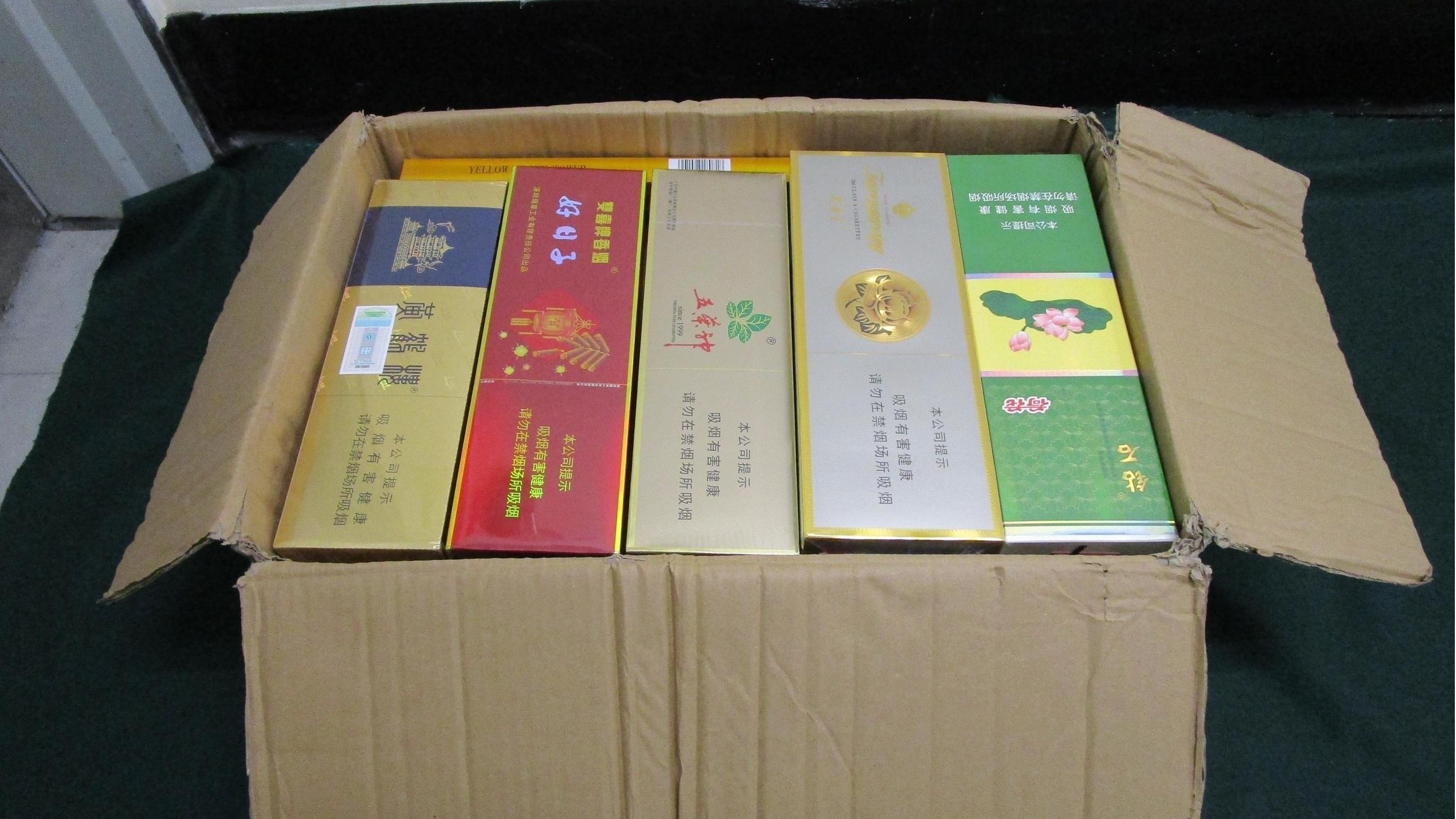 3人攜帶逾3萬支未完稅香煙入境。