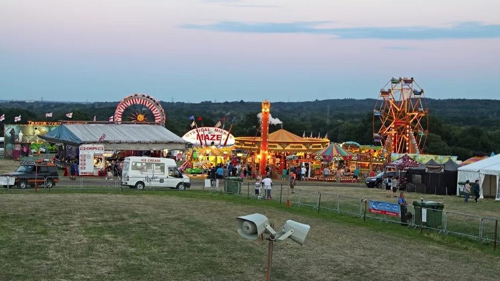 頭髮卡住遊樂設施硬扯 18歲少女三分一頭皮被撕開