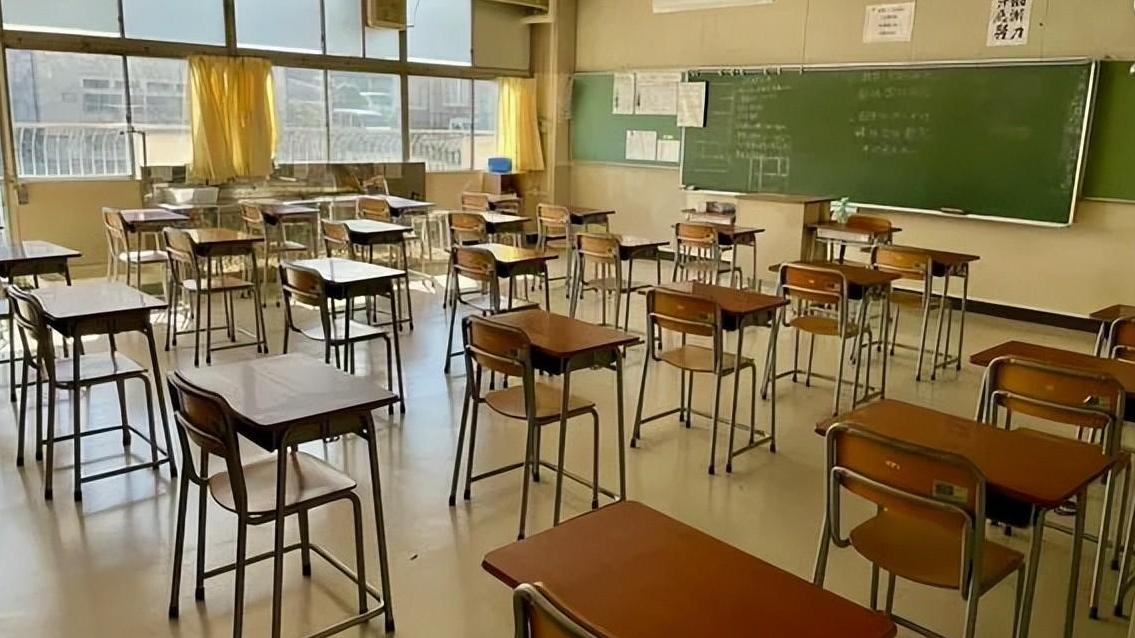 日本高中課室。(網上圖片)