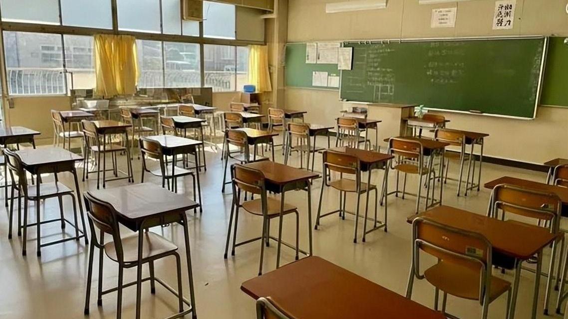 日本高中課室。(網上圖片)