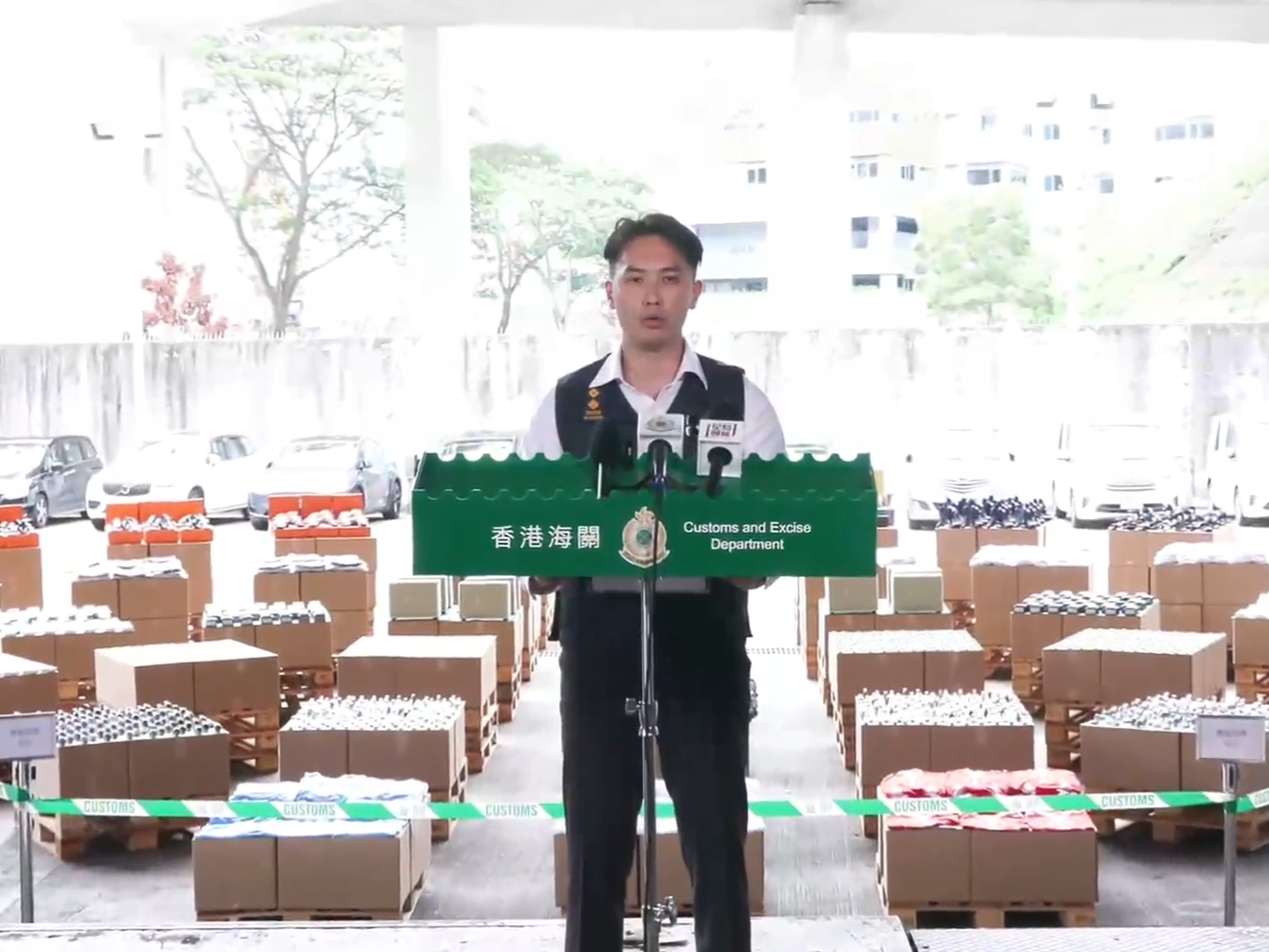 海關檢7200萬元冒牌貨拘5人，市值為歷年海運最高。(香港海關Facebook截圖)