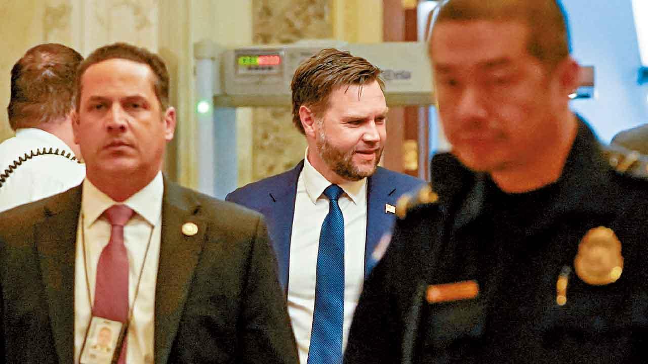 副總統萬斯投下決定一票 大而美法案參院驚險通過