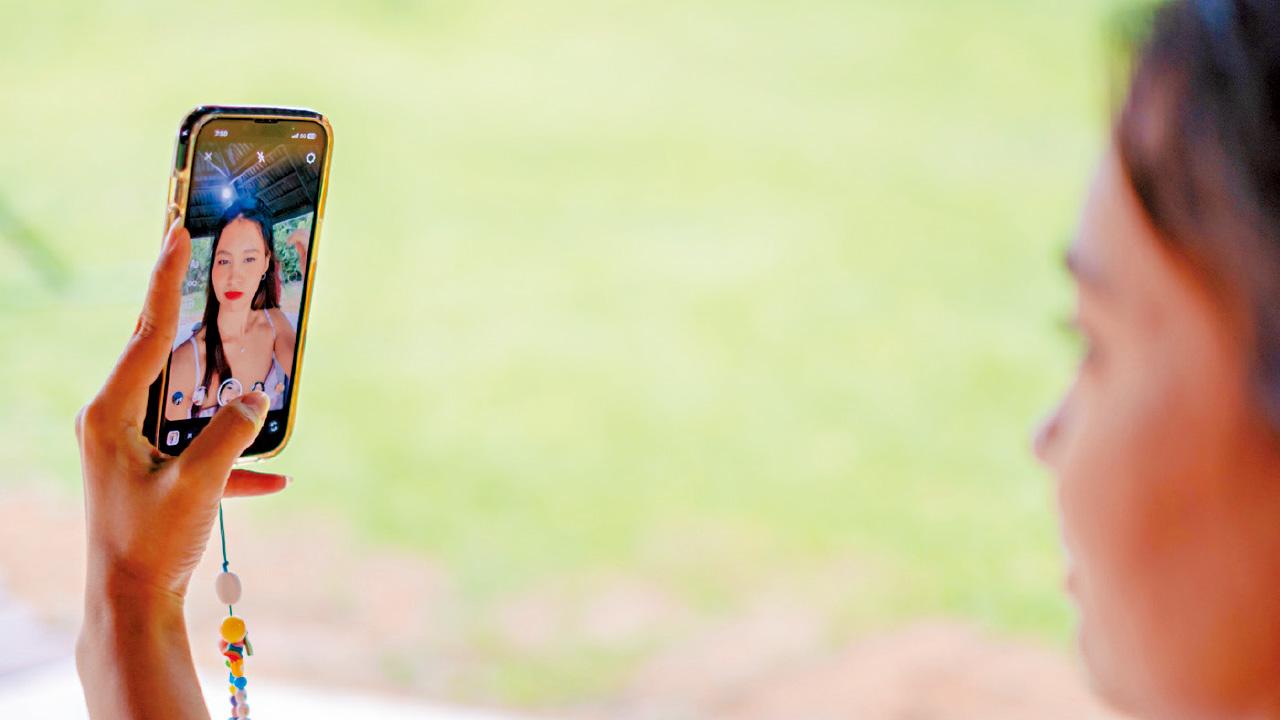 警兩周接60裸聊勒索案 四成學生 17歲青年失7萬