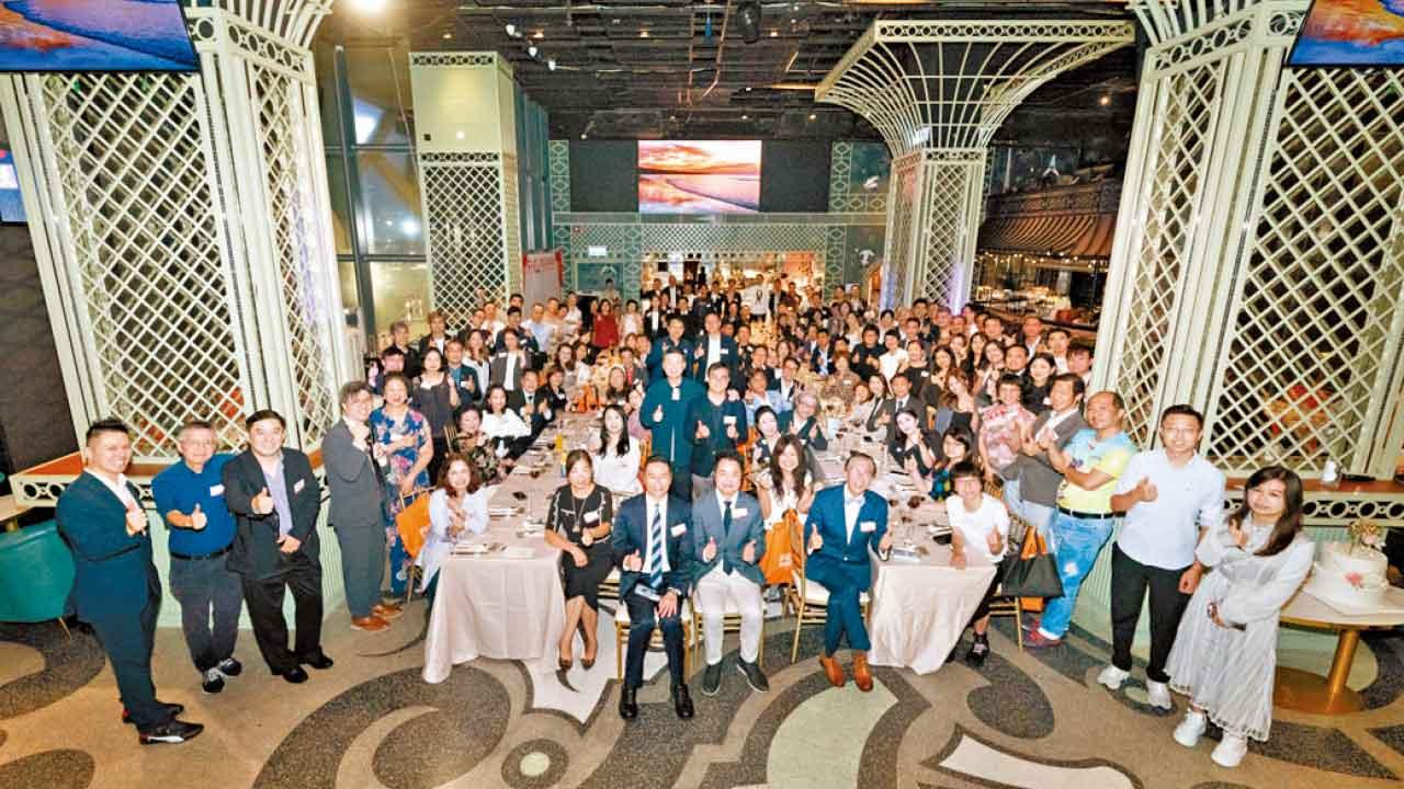 香港：自己品牌自己撐