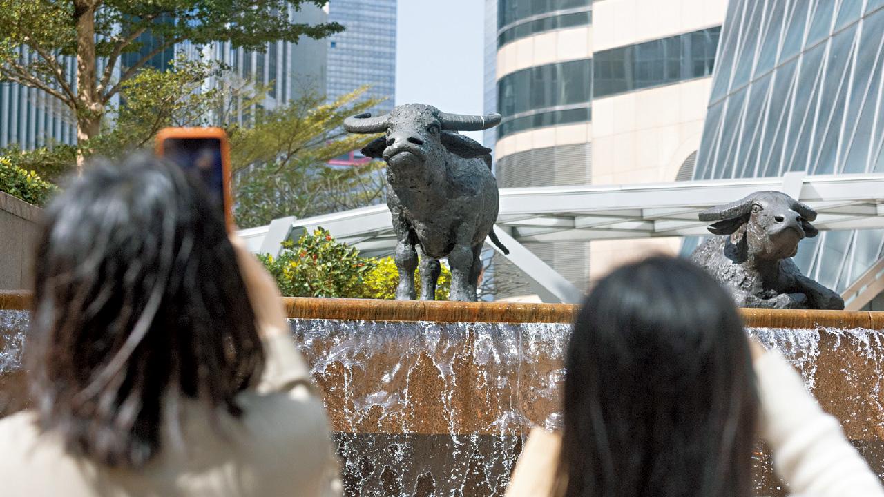 港股憧憬全年迎萬億北水