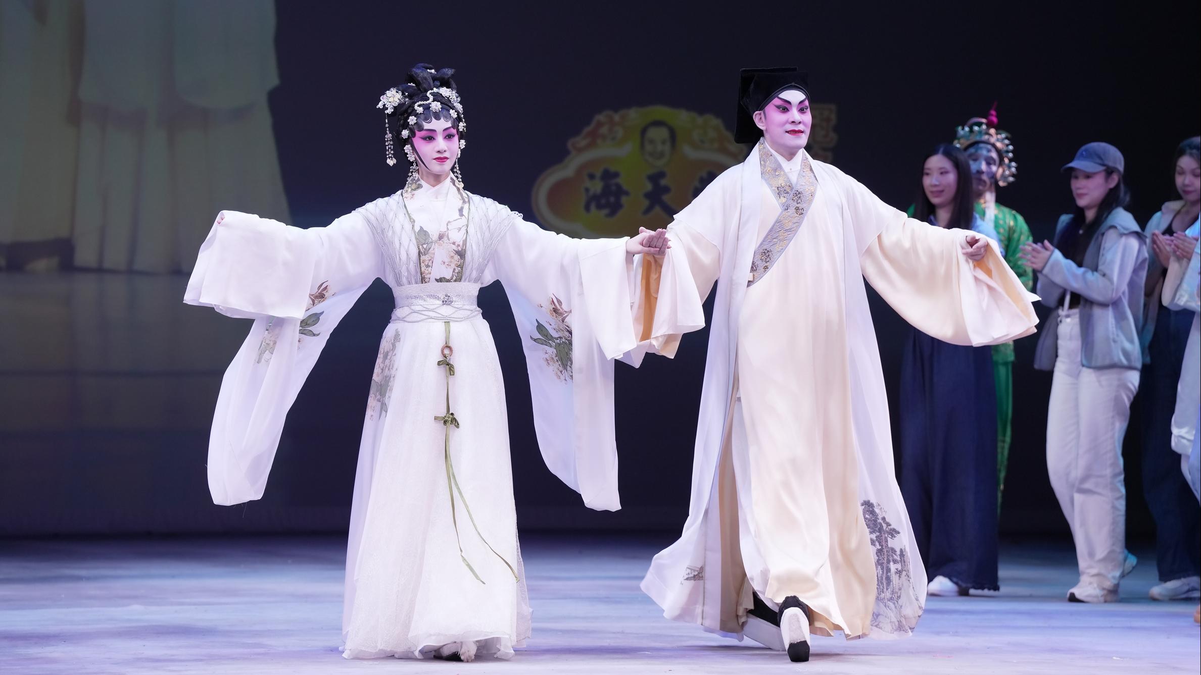 施姐新編粵劇戲寶載譽重演 梁非同 梁兆明舞台功架受讚賞