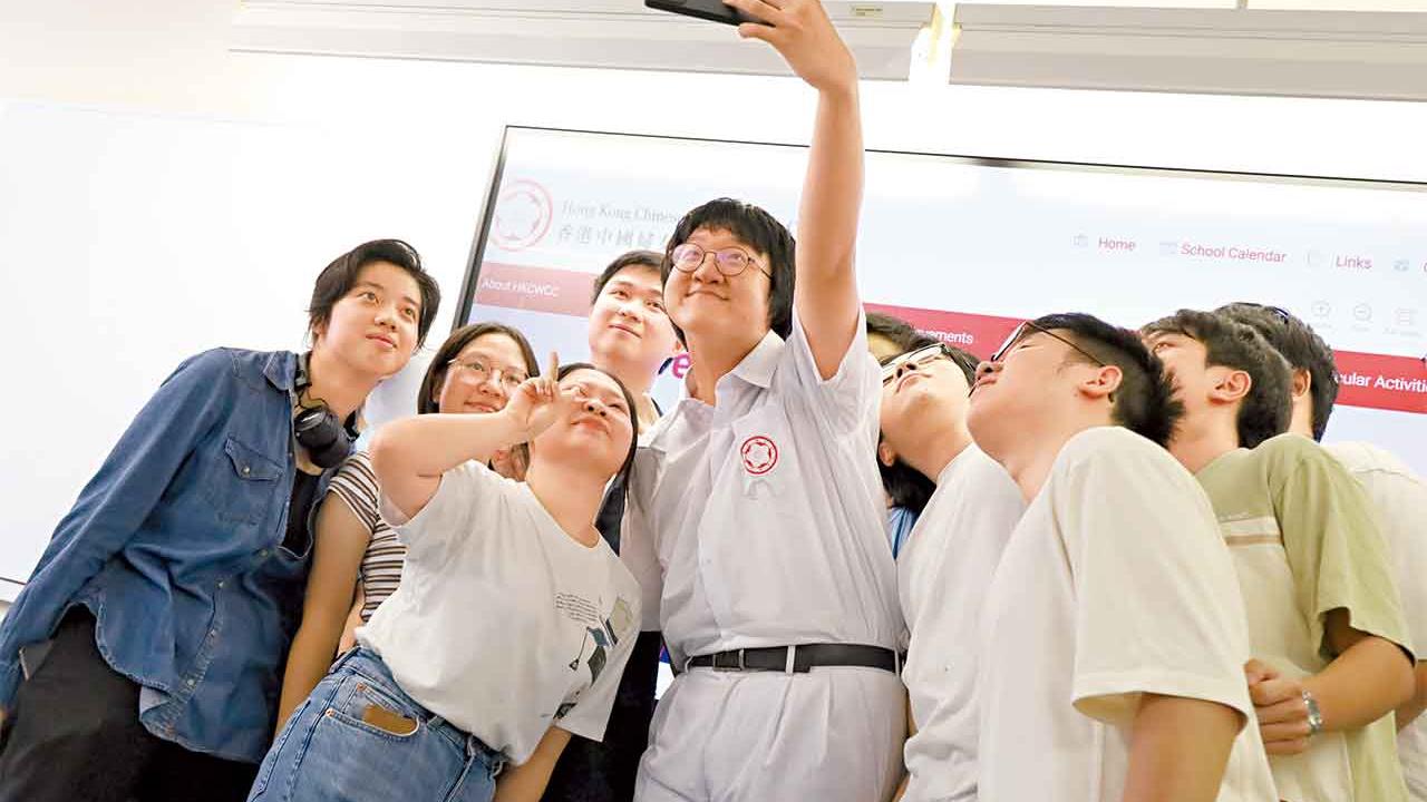 中國婦女會誕「終極狀元」DSE放榜 16狀元創新高 星星散港九新界14校 