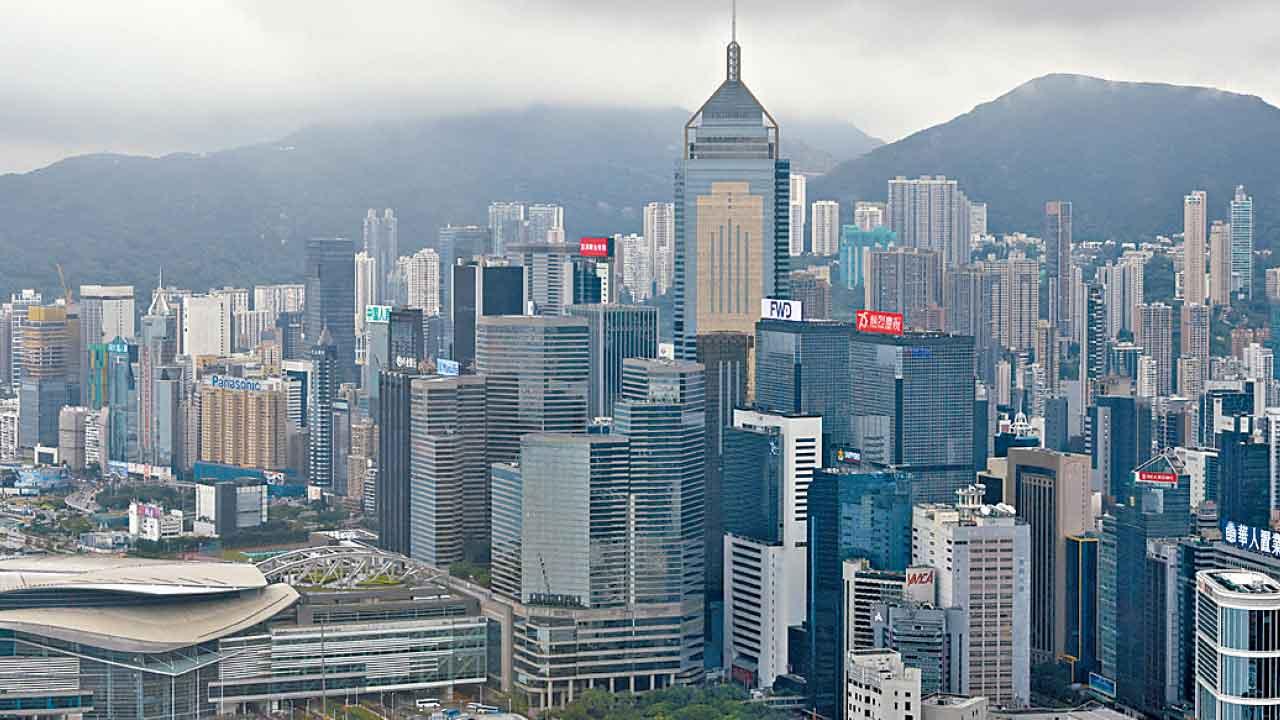 相隔4年再發《香港營商環境報告》 陳茂波:繼續爭取放寬內地旅客免稅額度