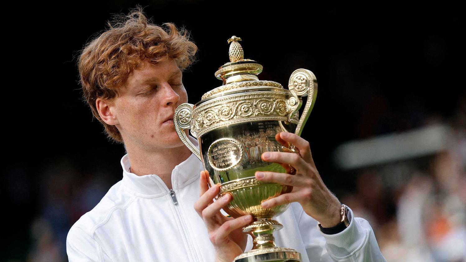 仙拿首度贏得溫布頓男單冠軍。(路透社)