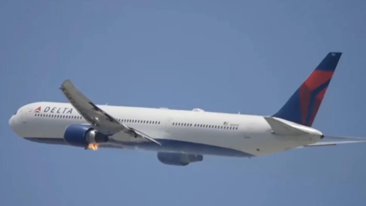 美航空客機起飛後引擎著火　安全返回洛杉磯機場（影片截圖）