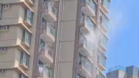 將軍澳君傲灣發生火警。（fb「維景天地」圖片）