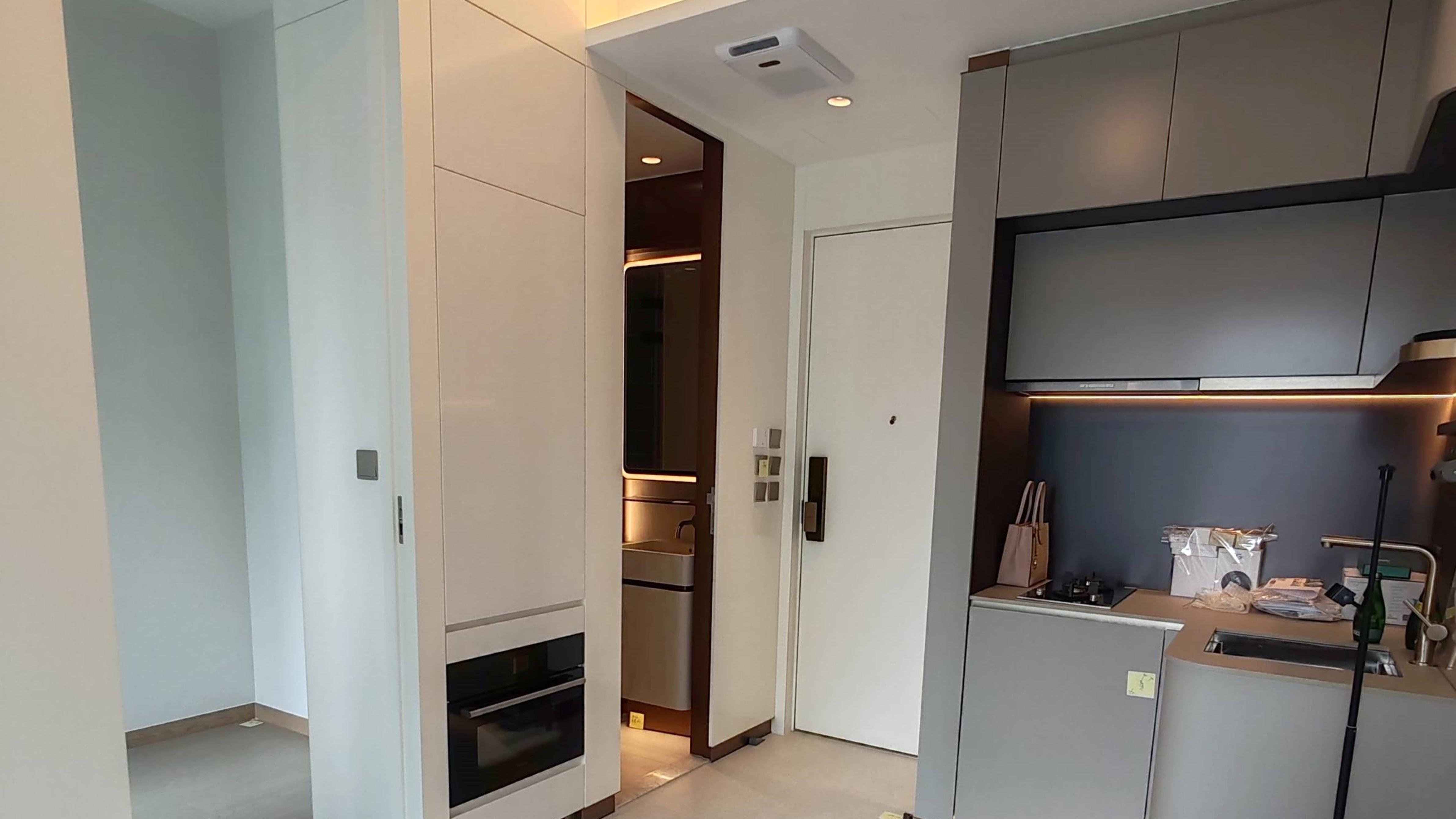 全屋配備發展商贈送的裝修及傢電。