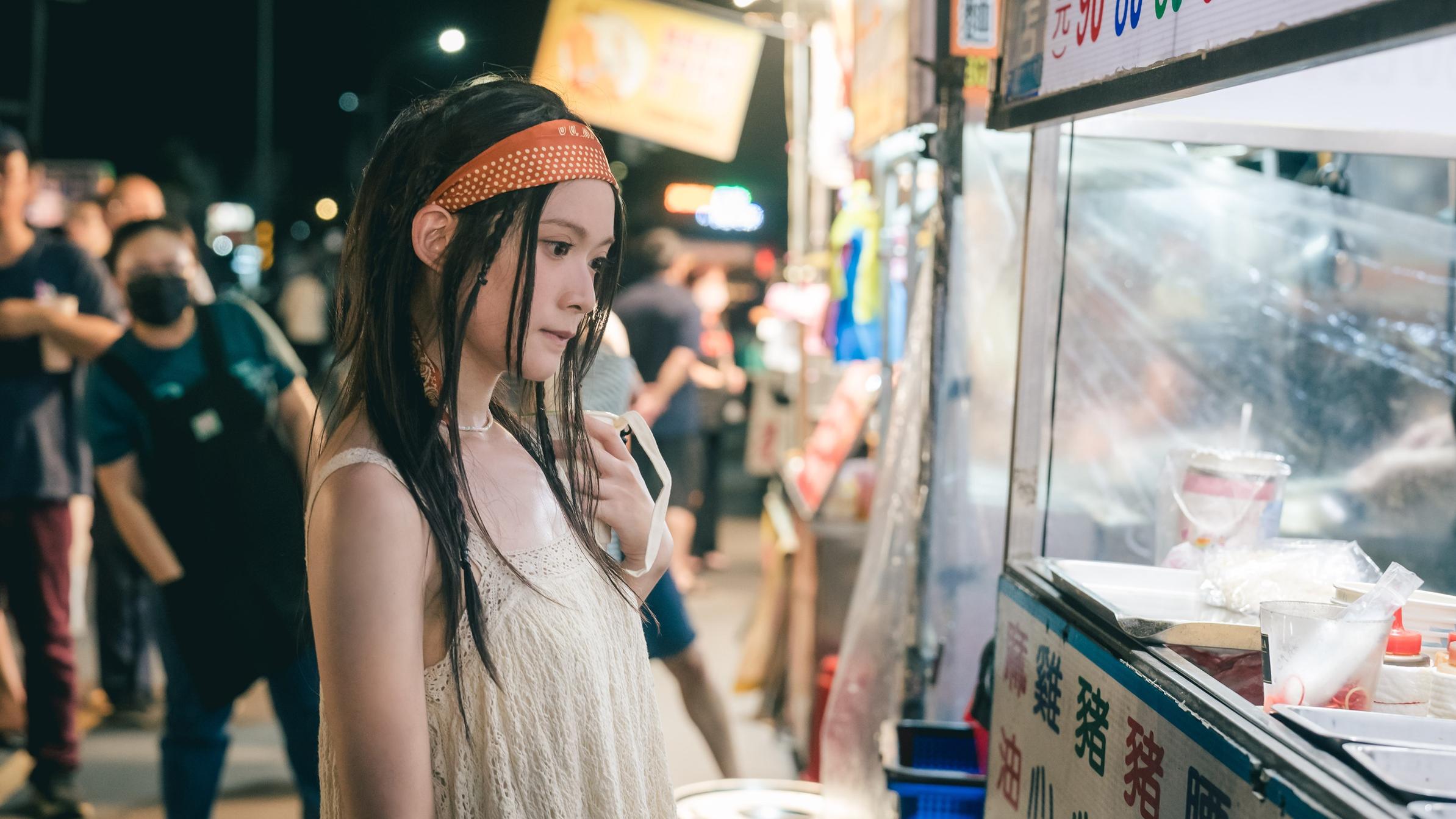 雲浩影Cloud新歌初試張惠妹式硬淨曲風 抱病台南拍MV無力夜市掃街