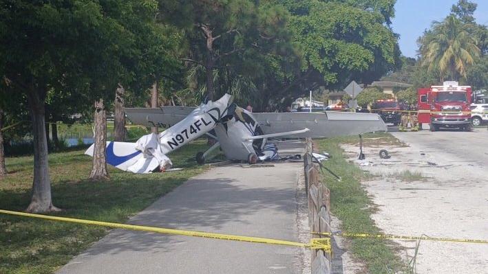 美國佛州小型飛機墜毁 撞汽車釀7傷（網上圖片）