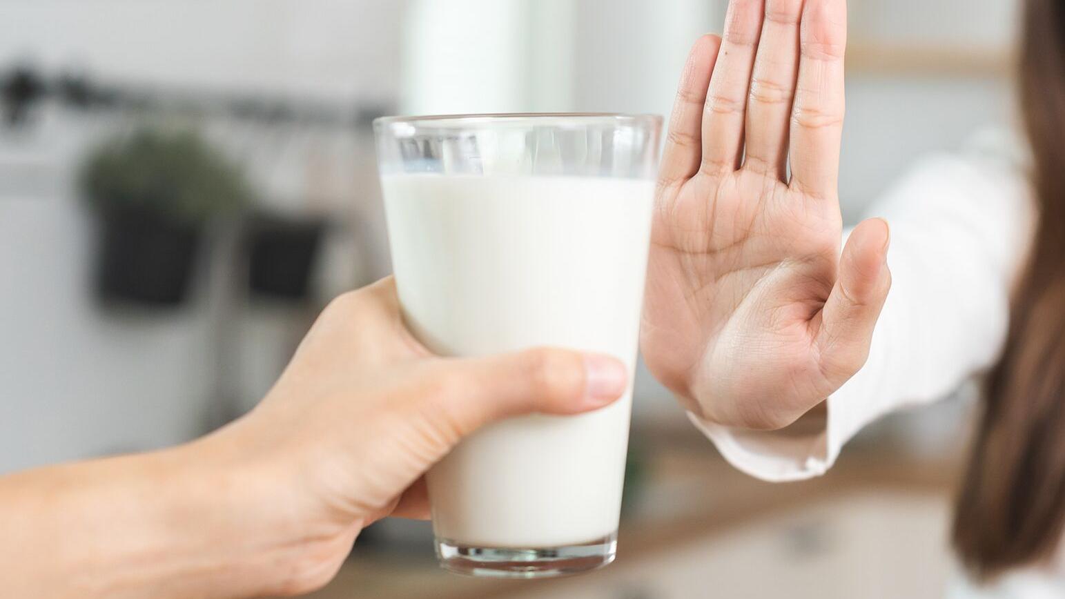 牛奶富含蛋白質、維生素和礦物質，成為許多大人、小孩日常營養補充的首選，對腎臟病患者卻可能成為健康負擔。