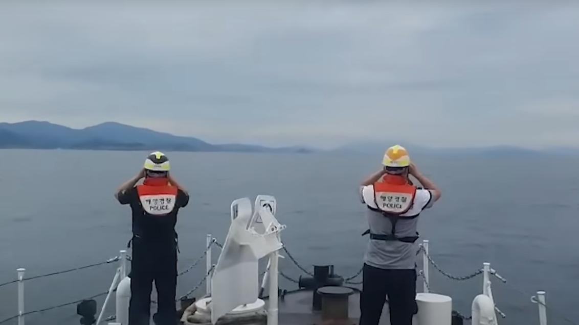 韓3名潛水員清理貨櫃船底　疑供氧系統異常釀2死1命危