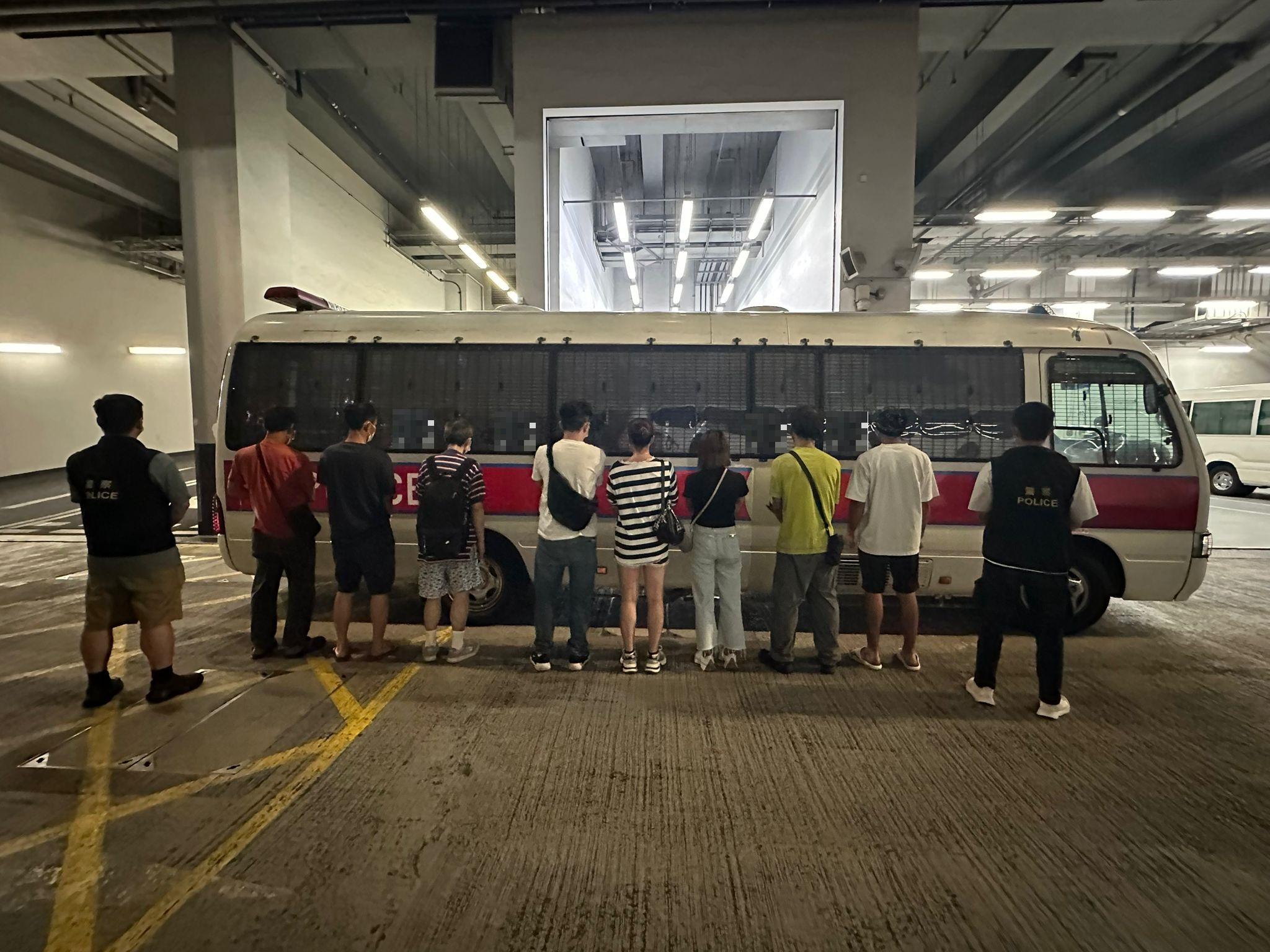 警旺角搗非法賭檔拘9人，檢冰毒及太空油等毒品。(警方圖片)