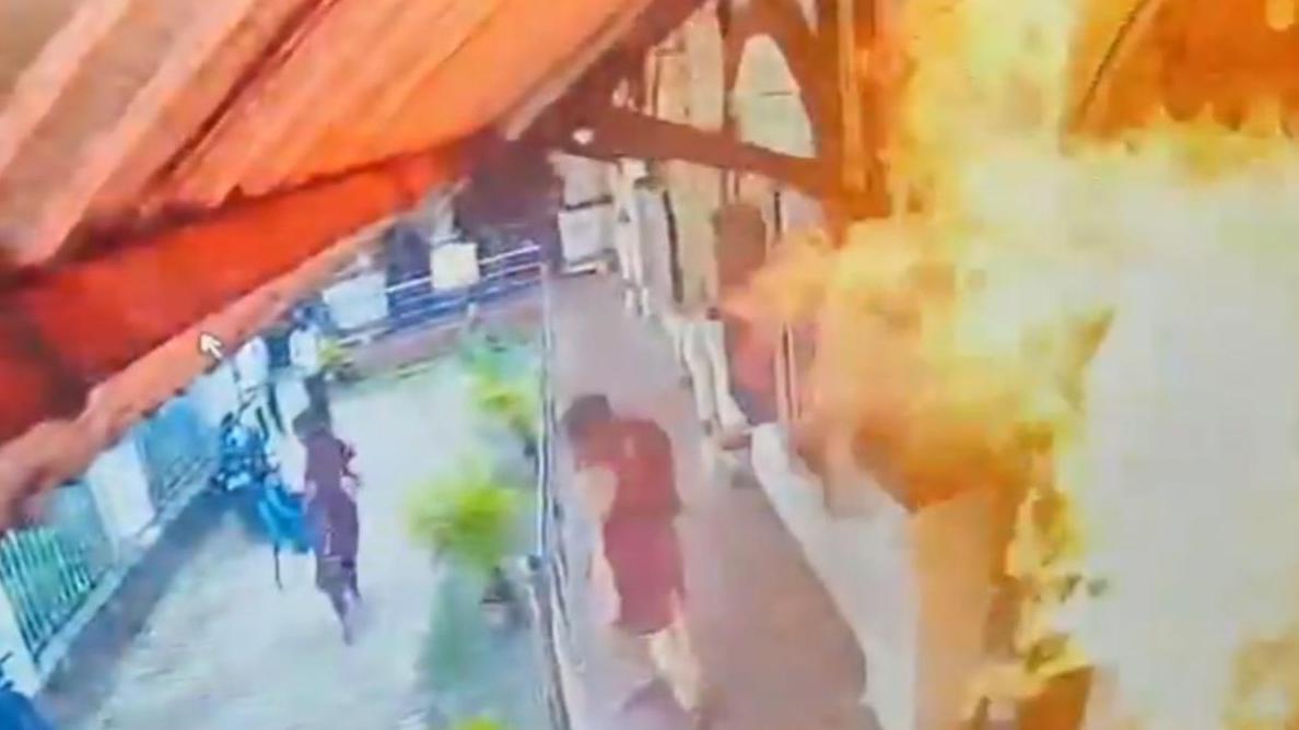 女大學生在校園自焚，抗議系主任長期性騷擾及恐嚇。(互聯網)