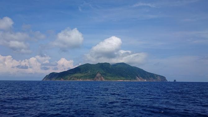 鹿兒島縣吐噶喇列島近海近期連環地震，圖為該地區的惡石島。(互聯網)