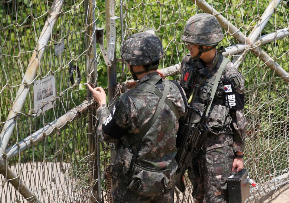 南韓聯合參謀本部通報，南韓軍方晚控制了一名越過軍事分界線的北韓人員。（路透社資料圖片）