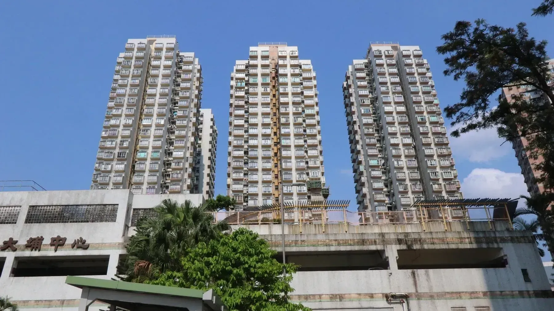 大埔中心中層兩房獲3名內地女生合租，月租1.5萬元，業主租金回報高近15厘。