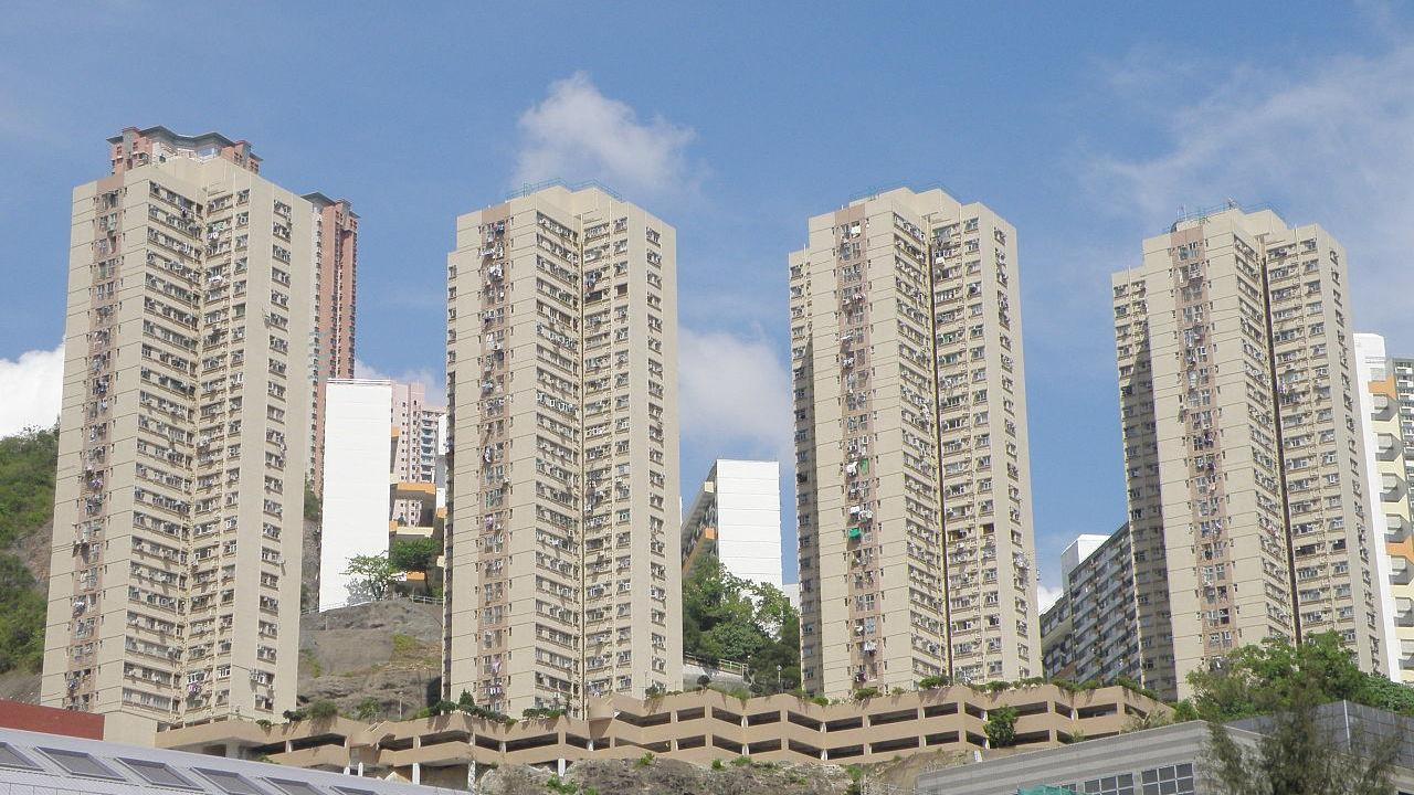 荔景居屋悅麗苑三房海景戶，6年貶值28%易手，帳面蝕讓170萬元。