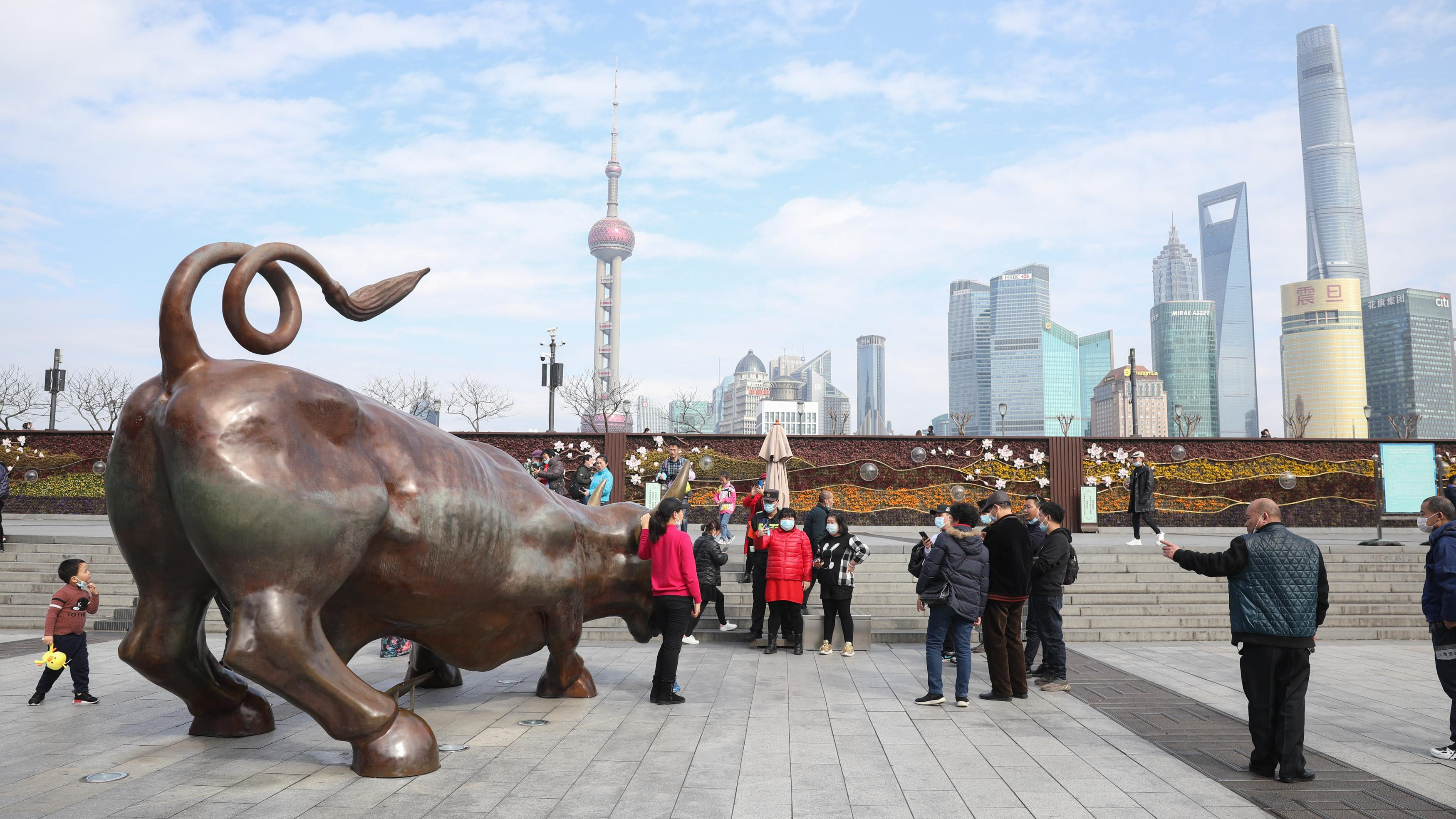 恒指高收643點 騰訊放榜前先升近5% 阿里巴巴升6%