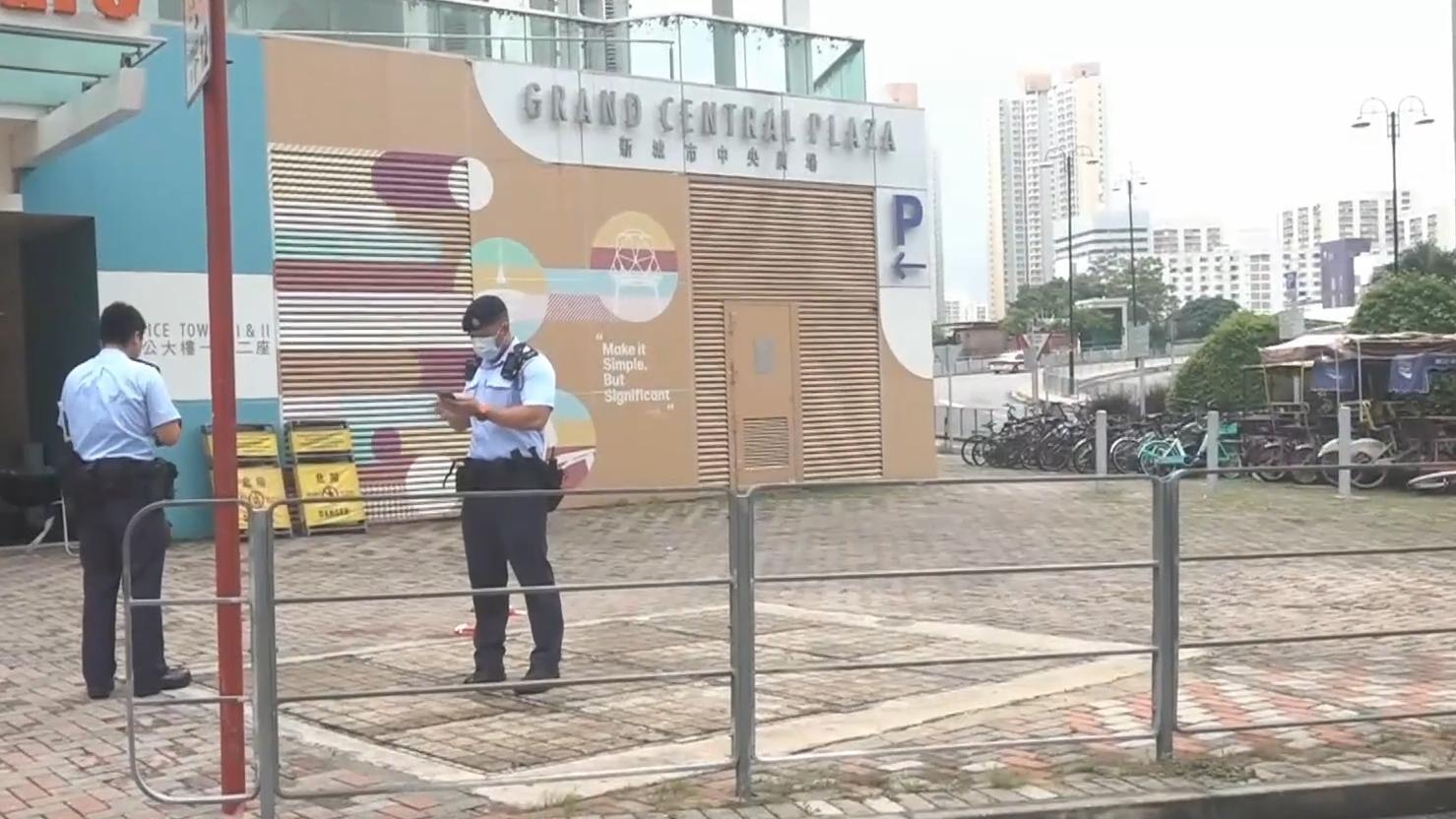 沙田排頭街男子遭兩漢埋伏以鐵通施襲.。（有線電視新聞截圖）