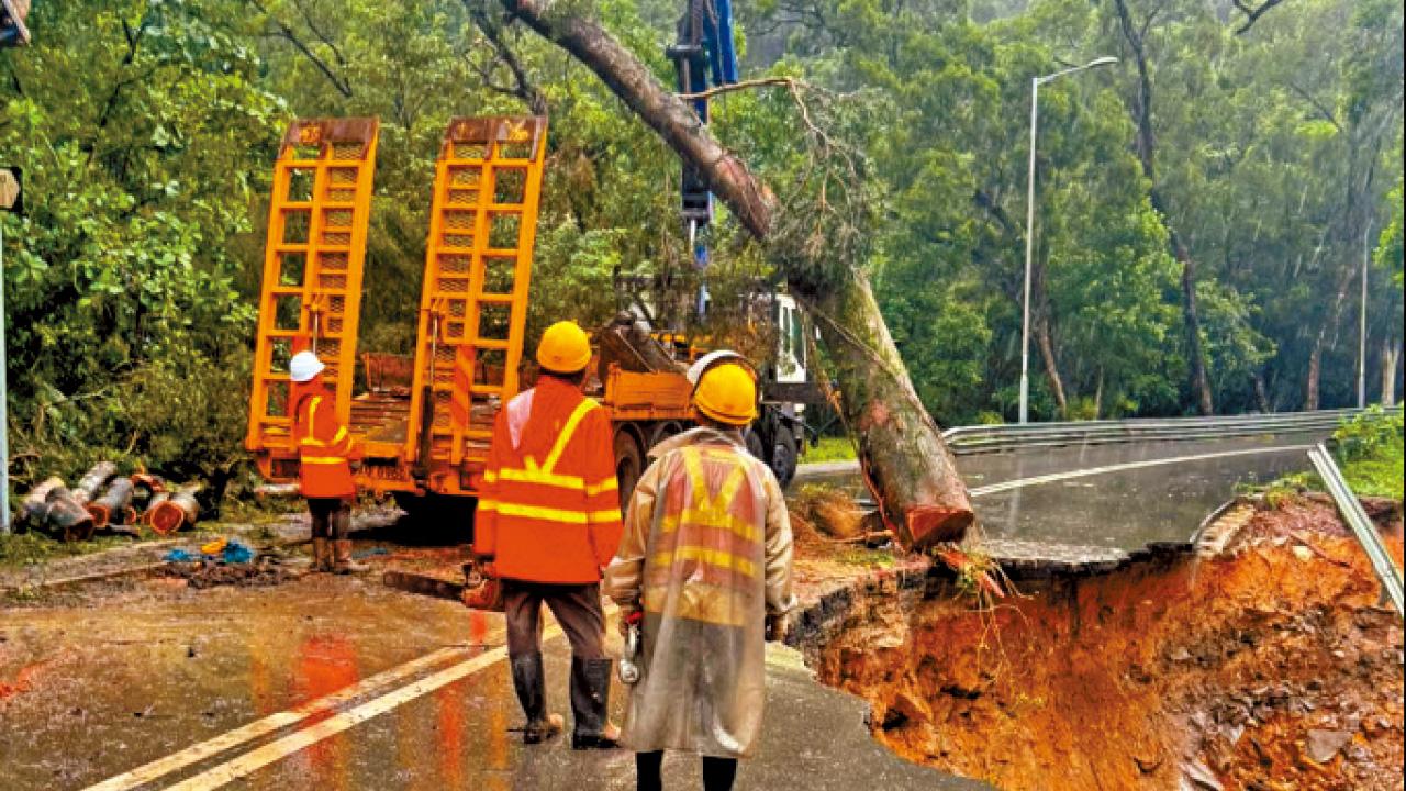 新娘潭路明日局部通車 土力工程處︰短期內遠離斜坡不宜行山