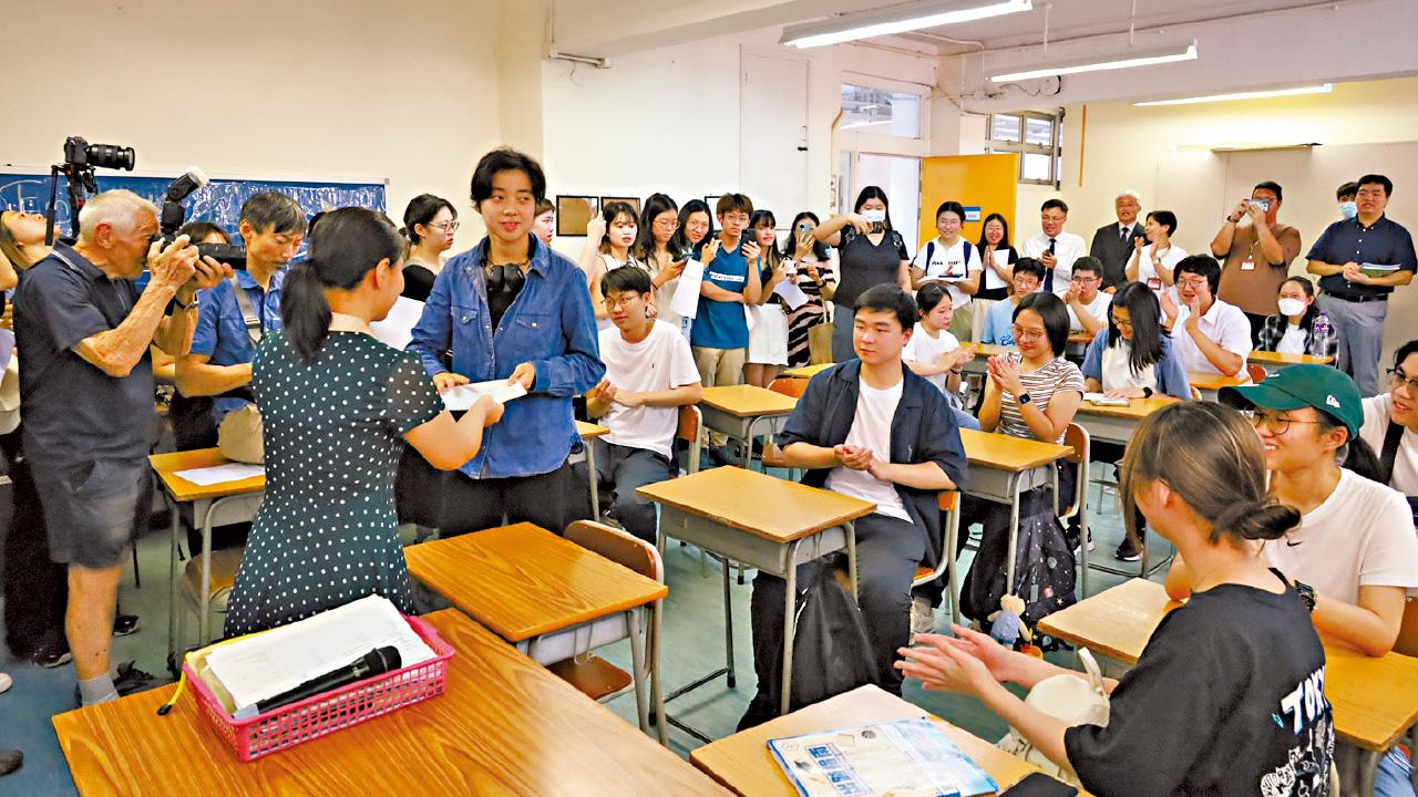 中大醫學院囊四成狀元 聯招1.5萬考生派八大都大