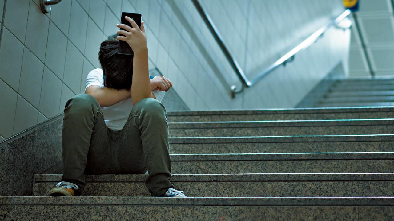 社交平台識美女 見面要交保證金 16歲少年買禮品卡失11萬