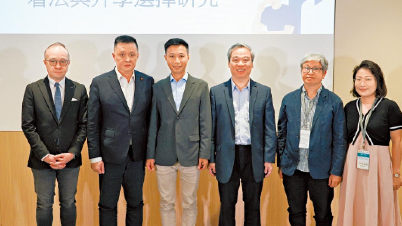 學生對職專教育培訓認知不深 55%認為成績較差才選讀